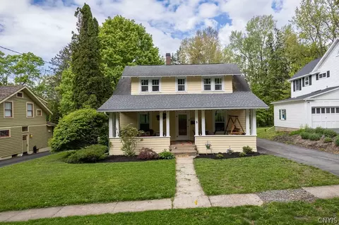 9 Sunset Ter, Lysander, NY 13027