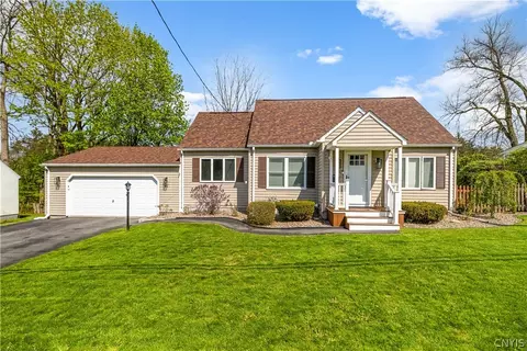30 Allman Pl, New Hartford, NY 13413