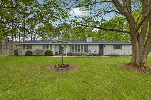 2403 Amidon Dr, Marcellus, NY 13108