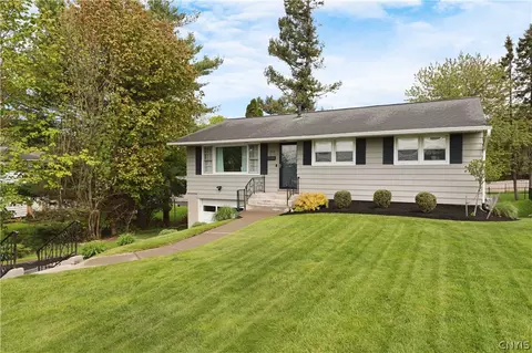 206 Salisbury Rd, Geddes, NY 13219