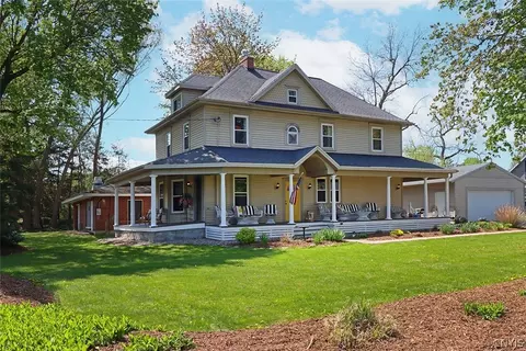 Exterior - 1 Sparrow Ln, Fayetteville, NY 13066 photo 8 of 8