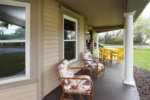 Exterior - 1 Sparrow Ln, Fayetteville, NY 13066 photo 6 of 8