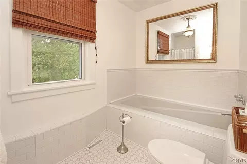 Bath - 1 Sparrow Ln, Fayetteville, NY 13066 photo 3 of 5