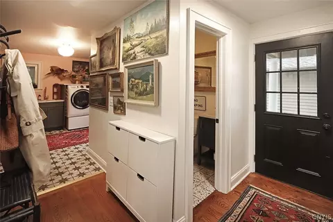 Entry Way - 1 Sparrow Ln, Fayetteville, NY 13066 photo 1 of 2
