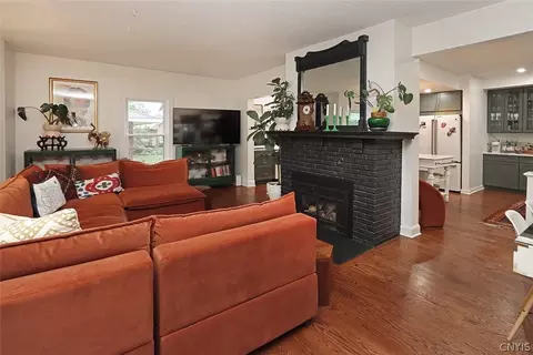 Living - 1 Sparrow Ln, Fayetteville, NY 13066 photo 4 of 4