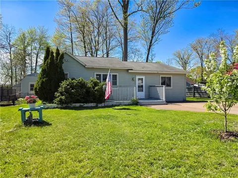 6773 Lakeshore Rd N, Verona, NY 13478