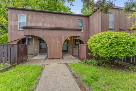 286 Cedar Ct, Van Buren, NY 13027