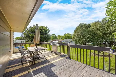 Exterior - 80 E 8th St, Vernon, NY 13421 photo 3 of 4