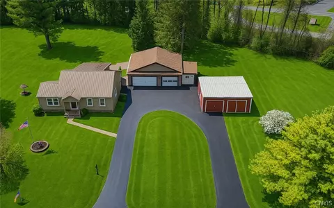 6255 S Mcdonald Rd, Jordan, NY 13080