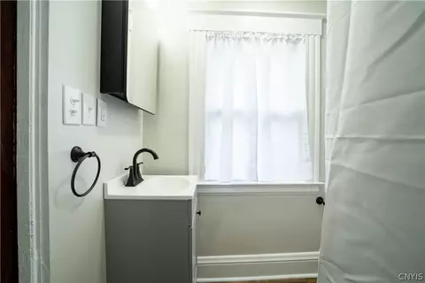 Bath - 519 Broadway St, Oneida, NY 13421 photo 1 of 3