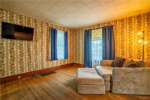 Living - 519 Broadway St, Oneida, NY 13421 photo 2 of 2