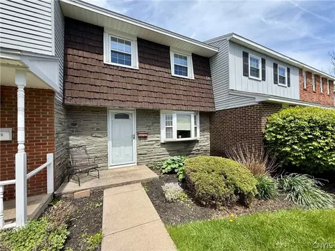 207 Highbridge St #9, Fayetteville, NY 13066