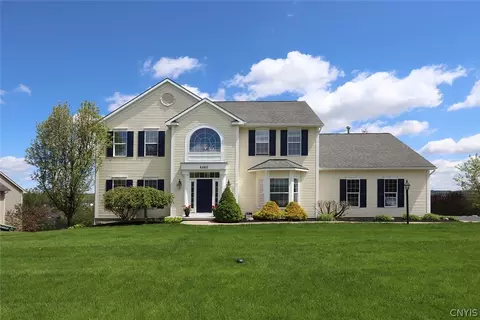 4460 Winding Creek Rd, Manlius, NY 13104