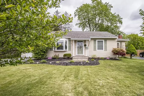 316 Washburn Dr, East Syracuse, NY 13057