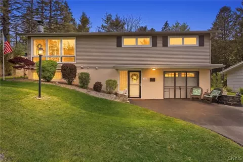 232 Wynnfield Dr, Syracuse, NY 13219