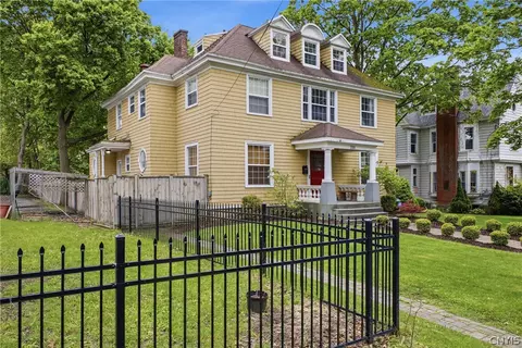 216 Highland Ave, Syracuse, NY 13203