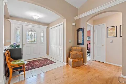 Entry Way - 3161 Captiva Ct, Lysander, NY 13027 photo 2 of 4