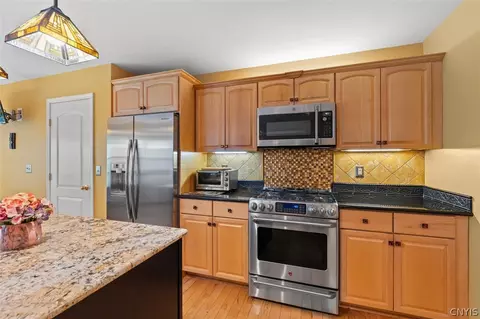 Kitchen - 3161 Captiva Ct, Lysander, NY 13027 photo 2 of 4