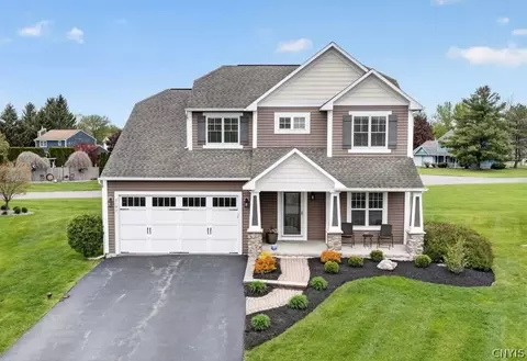8195 Fenimore Ct, Liverpool, NY 13090