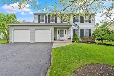 7203 Kendall Dr E, East Syracuse, NY 13057