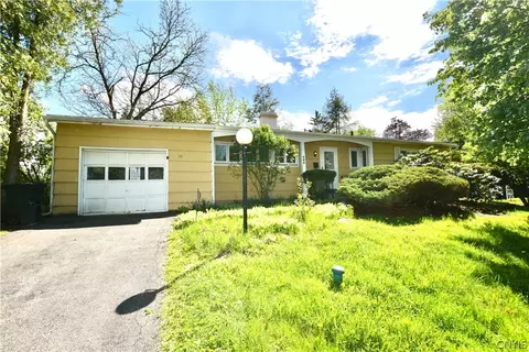 246 Blackberry Rd, Liverpool, NY 13090
