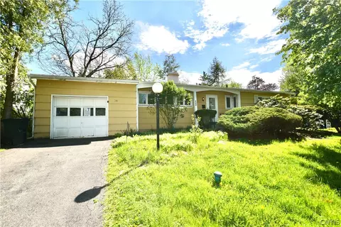 246 Blackberry Rd, Liverpool, NY 13090