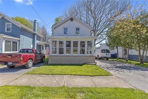 37 E 5th St, Oswego, NY 13126