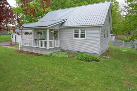 4588 County Route 22, Lacona, NY 13083