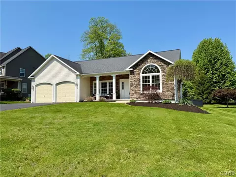 3295 Oak Brook Rd, Lysander, NY 13027