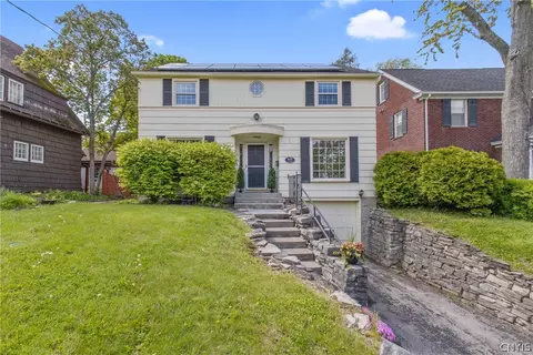 216 Strathmore Dr, Syracuse, NY 13207