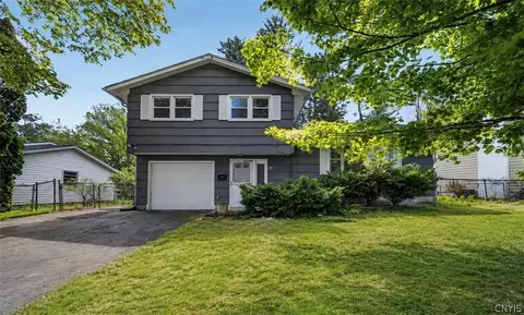 22 Apricot Ln, Liverpool, NY 13090