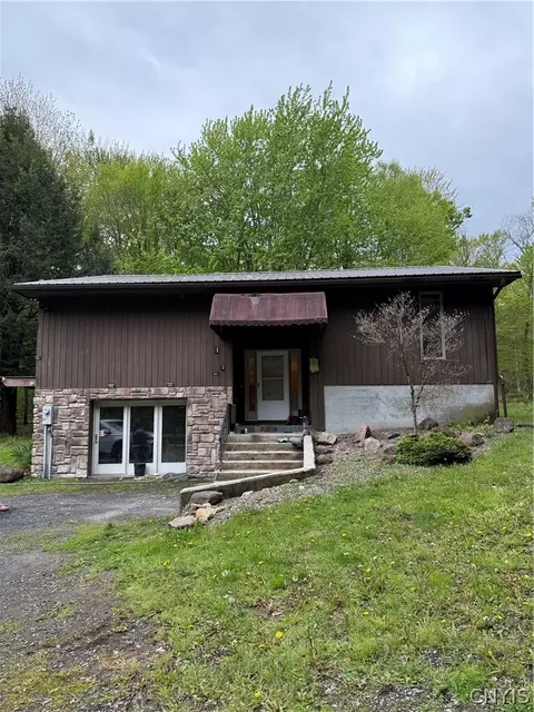 235 Gunther Rd, Central Square, NY 13036