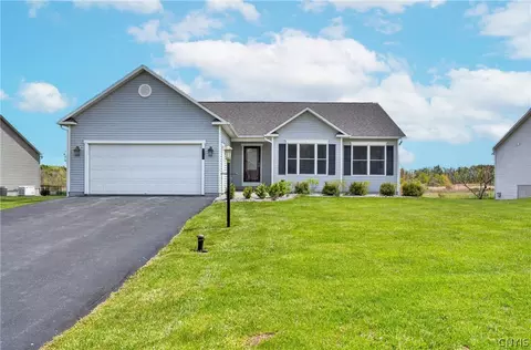 2070 Whisper Ridge Dr, Sullivan, NY 13037