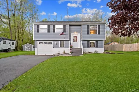 9467 Madison Ave, Brewerton, NY 13029