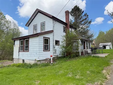 834 Rowlee Rd, Volney, NY 13069
