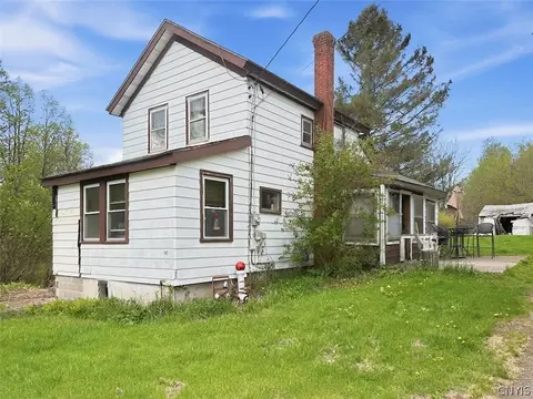 834 Rowlee Rd, Volney, NY 13069
