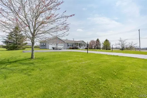390 Otis Ln, Cape Vincent, NY 13618