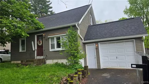 10 Tibbitts Rd, New Hartford, NY 13413