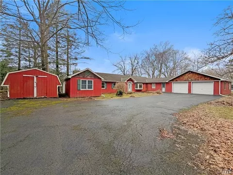 3247 County Route 57, Volney, NY 13126