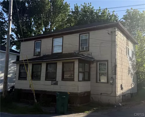 7 East St, Whitestown, NY 13492
