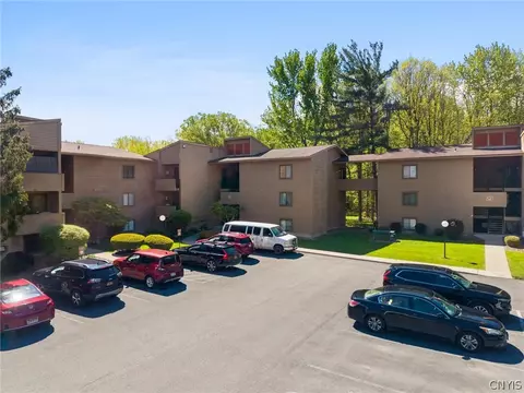 266 Watertree Dr, East Syracuse, NY 13057