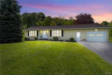 4421 Whedon Rd, Camillus, NY 13031