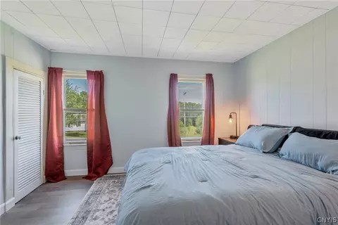 Bedroom - 5565 State Route 104, Scriba, NY 13126 photo 4 of 6