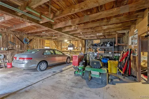 Exterior - 5565 State Route 104, Scriba, NY 13126 photo 5 of 6