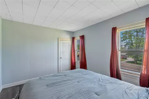 Bedroom - 5565 State Route 104, Scriba, NY 13126 photo 5 of 6