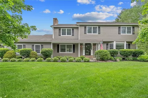 8255 Drinkwater Ln, Manlius, NY 13104
