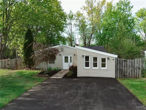 3101 Hope Pl, Lysander, NY 13027