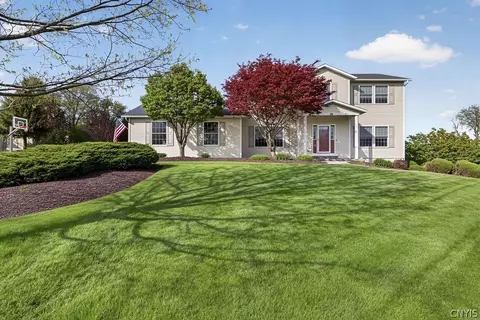 126 Snowflake Cir, Camillus, NY 13031
