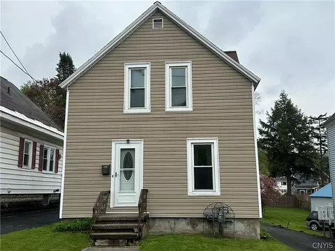 14 Clyne Pl, Whitestown, NY 13492