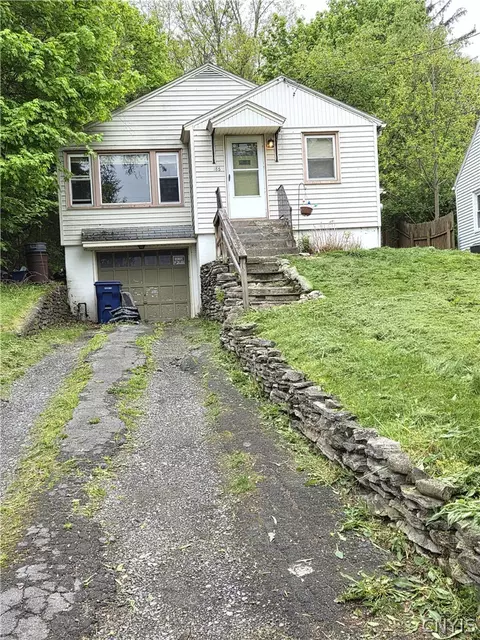 184 Hopper Rd, Syracuse, NY 13207